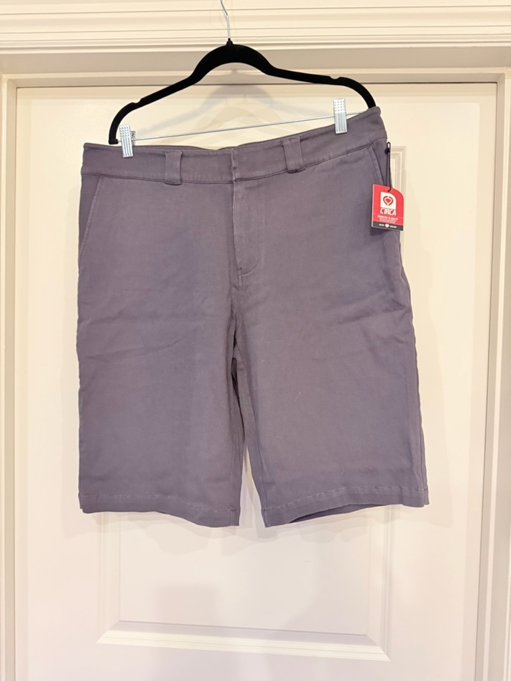CIRCA Men's Flat-Front Shorts in Slate Gray size 32 NWT